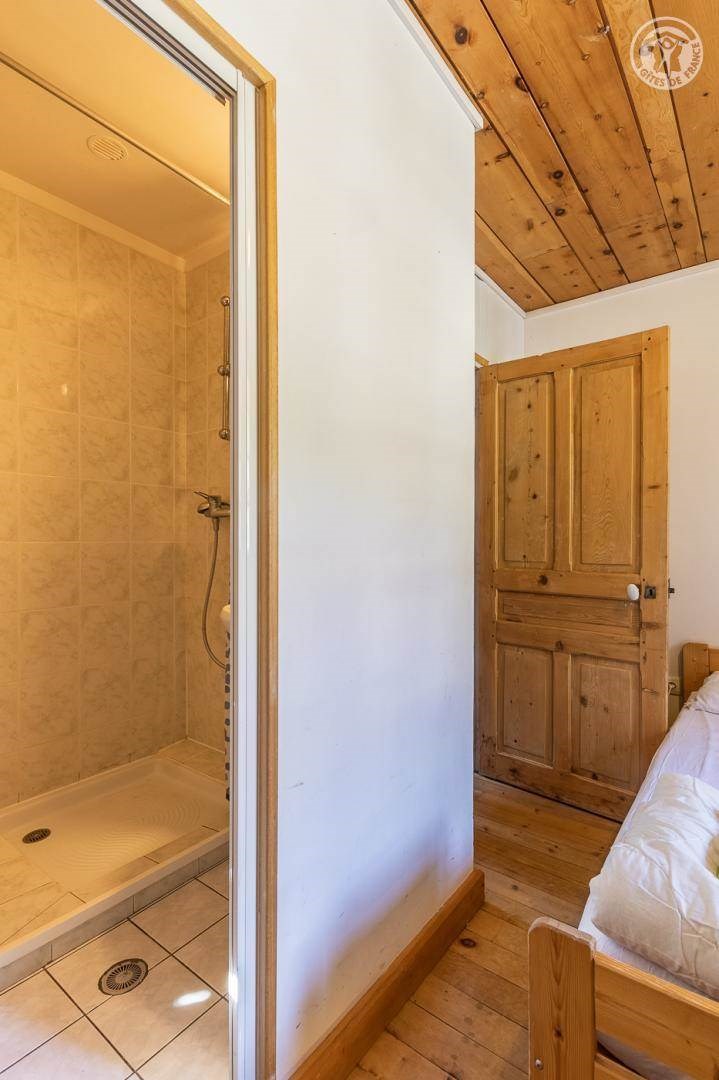 Gîtes de France N°73G157117 (CHALET LES SARRAZINS)