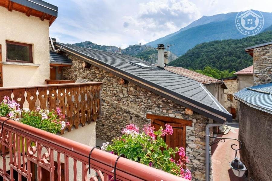 Gîtes de France N°73G26102 (MAISON DE BASILE)