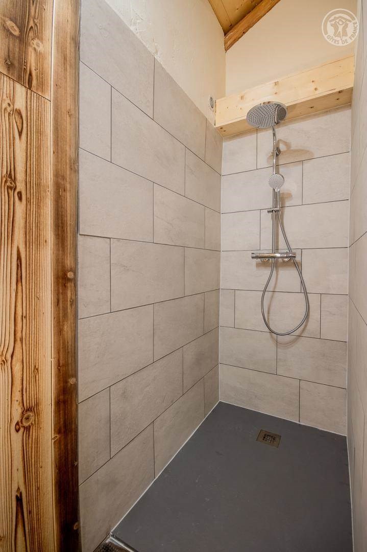 Gîtes de France N°73G40200 (LA MAISON BLEUE - le Bouvreuil)