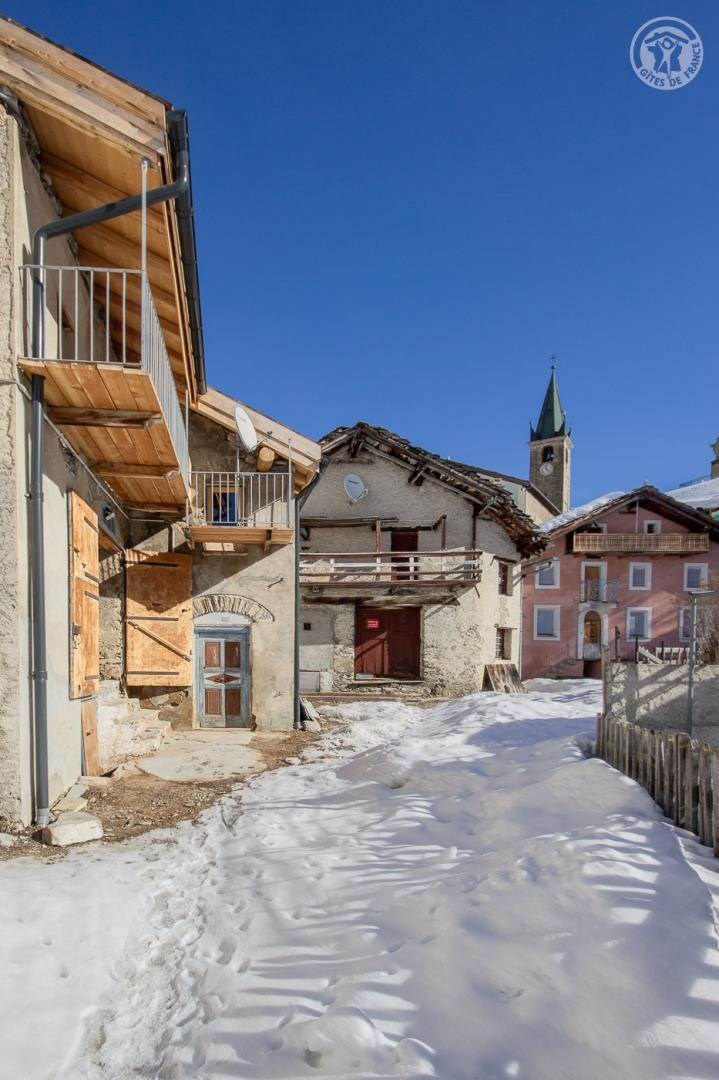 Gîtes de France N°73G40200 (LA MAISON BLEUE - le Bouvreuil)