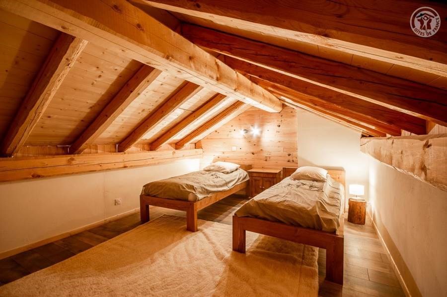 Gîtes de France N°73G40200 (LA MAISON BLEUE - le Bouvreuil)