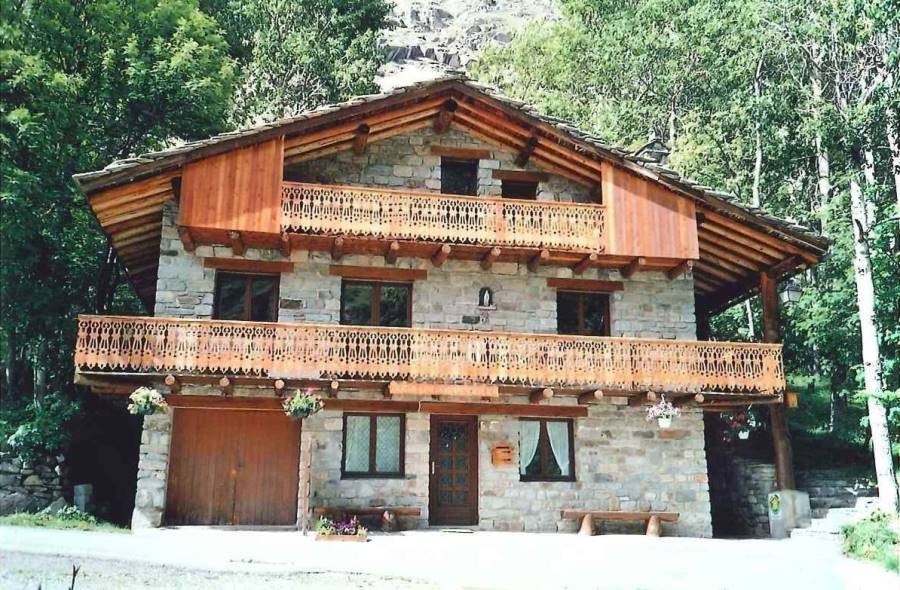 Gîtes de France N°73G47105 (GENEVRIER)