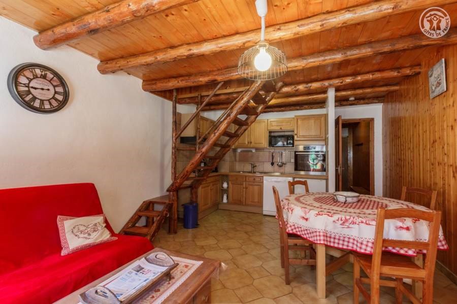 Gîtes de France N°73G47121 (LES COLOMBIERES - CHAMOIS)