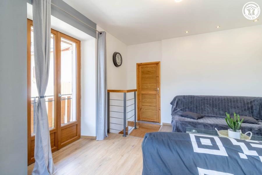 Gîtes de France N°73G56104 (LE BÛCHER)