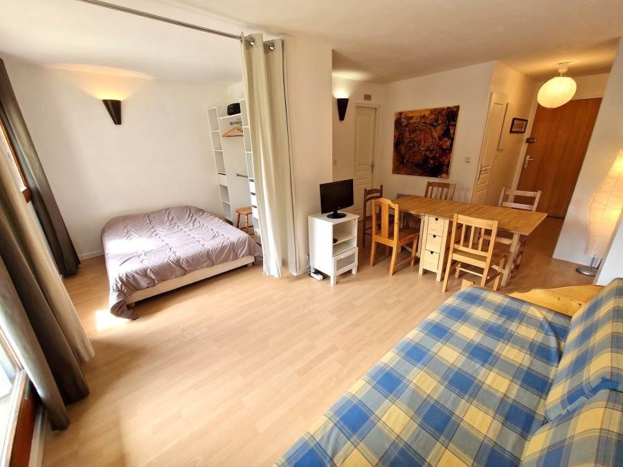 CHALET CLUB