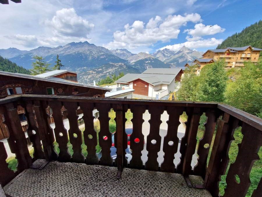 CHALET CLUB