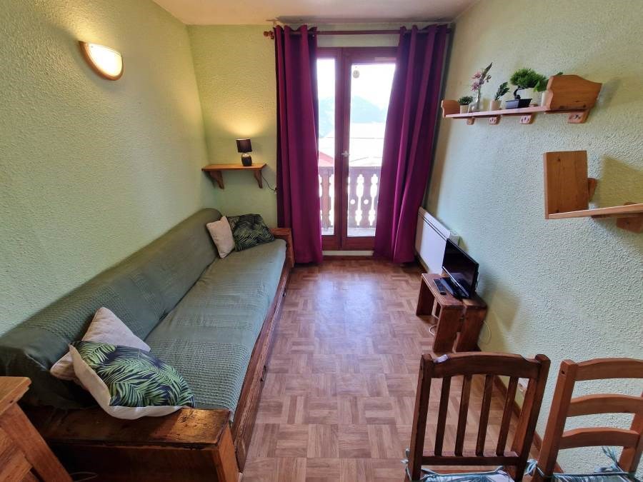 CHALET CLUB