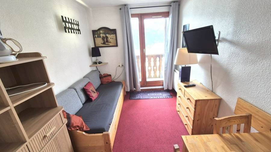 CHALET CLUB