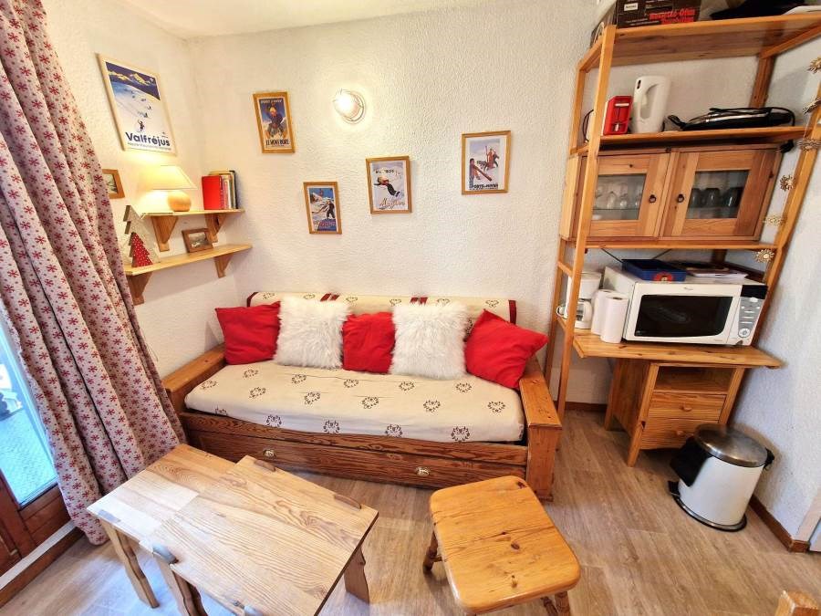 CHALET CLUB