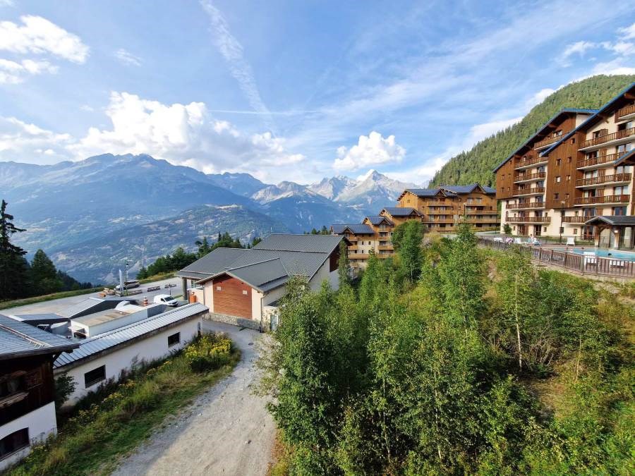 CHALET CLUB