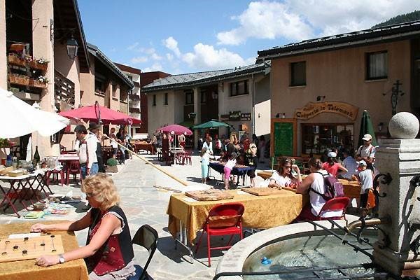 LE VILLAGE