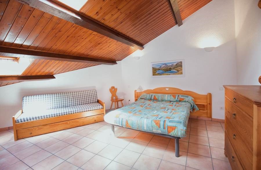 LE TRIOLET