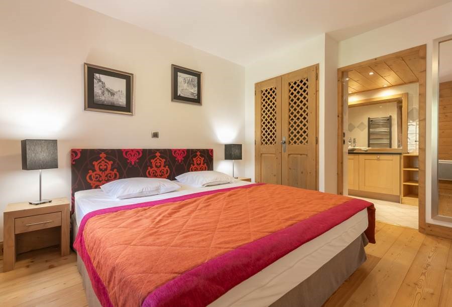 LES CHALET DE FLAMBEAU