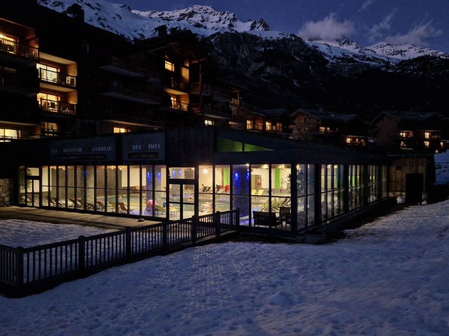 LES CHALET DE FLAMBEAU