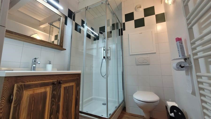 LANSLEVILLARD QUARTIER EGLISE