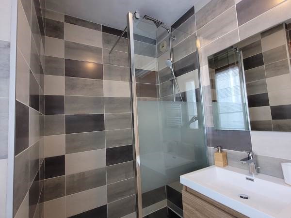 LANSLEVILLARD QUARTIER EGLISE