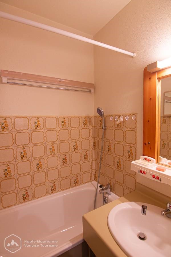 Dedenis Sylvie - Les Campanules - Apt 30F