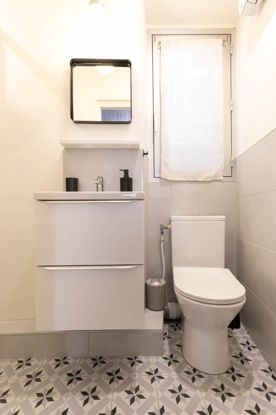 Au Petit Sommet - Ours Blanc