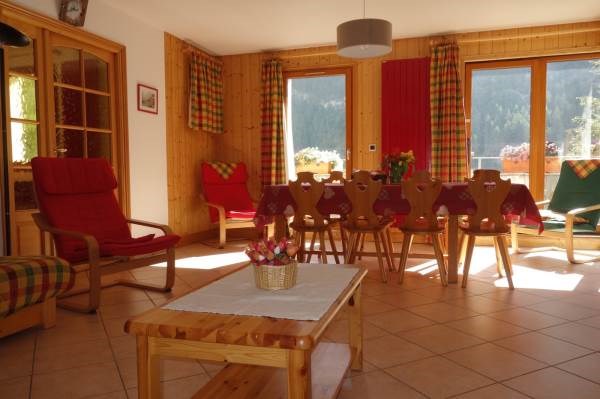 "Maison Neuve/Le Cadran"