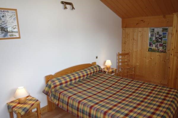 "Maison Neuve/Le Cadran"