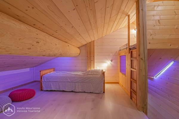 LES MERISIERS - NID DES ANGES